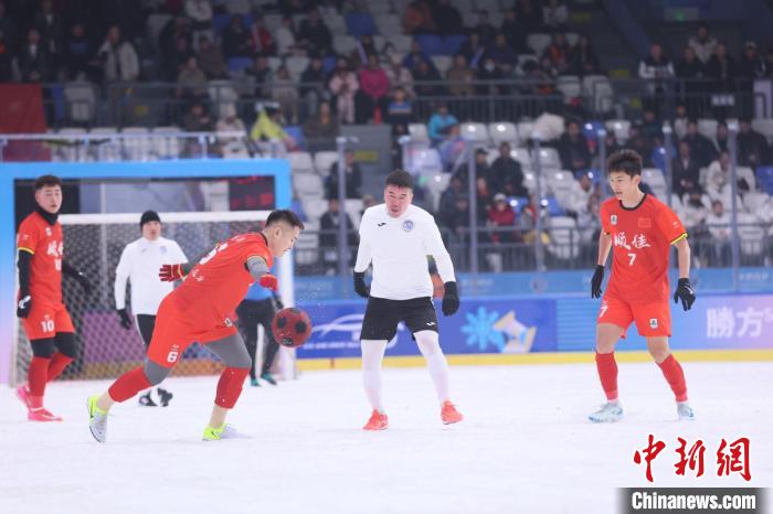 哈尔滨举行的第二届上海合作组织雪地足球赛正