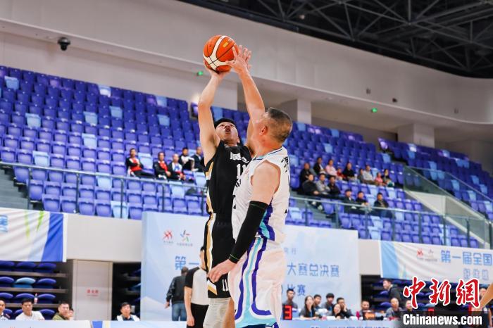 杭州200余名业余篮球高手同场竞技 推动全民健身