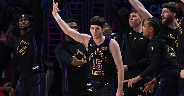 湖人三连胜彰显团队凝聚力 里夫斯称队友责任共