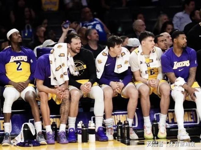 东契奇15000分里程碑！湖人狂胜骑士，三巨头助阵