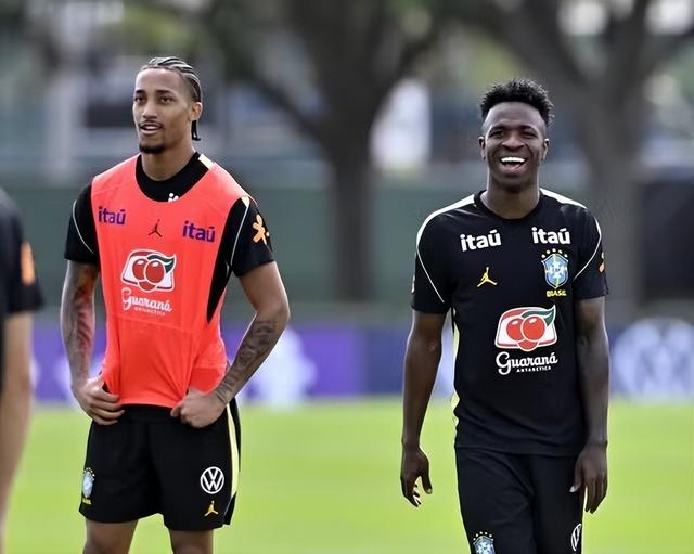 巴西队迎战克罗地亚 马尔基尼奥斯复出维尼修斯