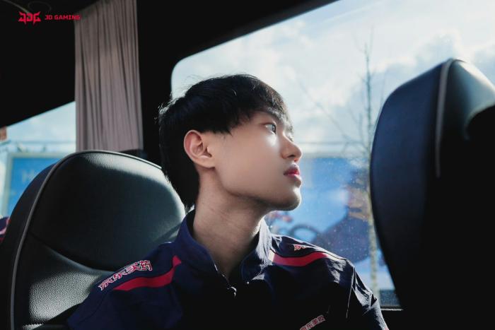 电竞少年的成长之路与母爱的支撑