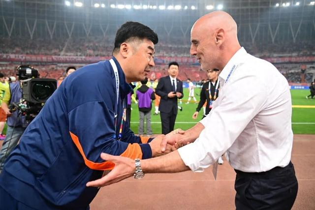 泰山五外援遇海港单外援难破防线 战术短板暴露