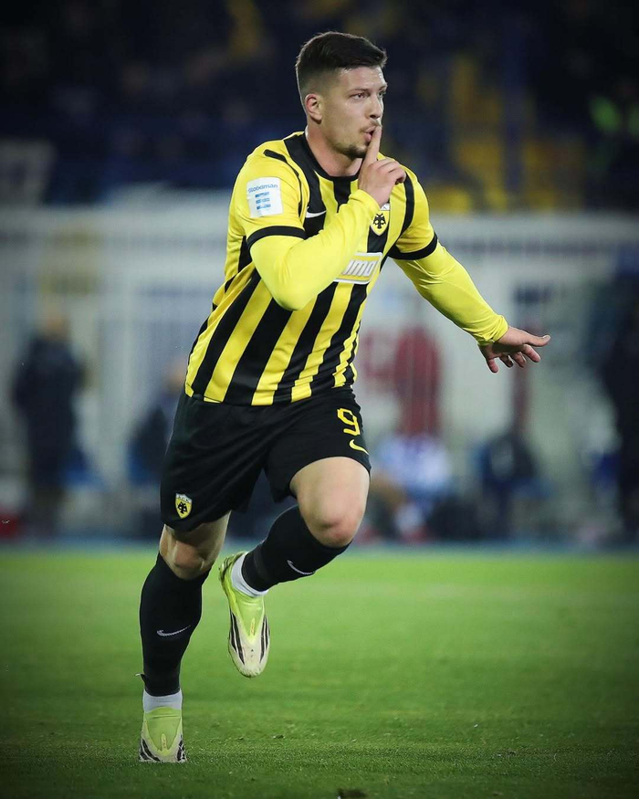 雅典AEK客场逼平阿特罗米托斯 约维奇双响助球队